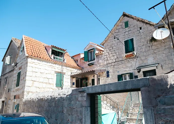 Apartments & Room Kartolina